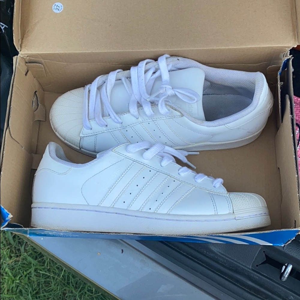 Women’s shoes